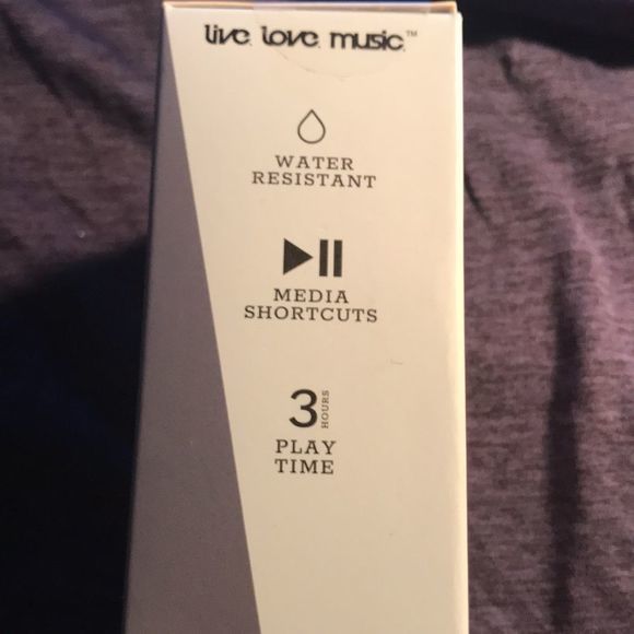 Brand New In‎ Box Bluetooth Wireless Speaker - Picture 2 of 5